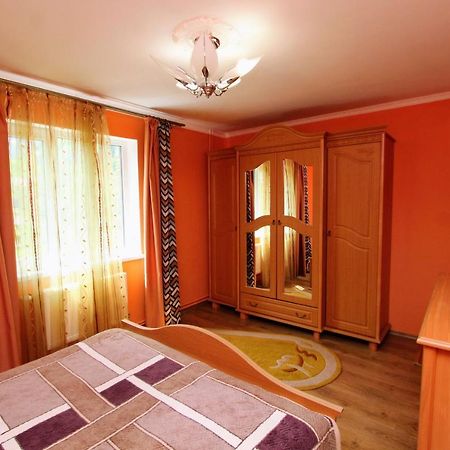 Cottage "Kliverent" Яремча Экстерьер фото